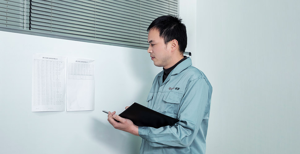 制作状況を壁で確認